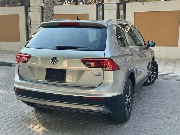 VOLKSWAGEN TIGUAN SE 2.0 TFSI - GCC SPECS - ACCIDENT FREE - FULL SERVICE HISTORY -