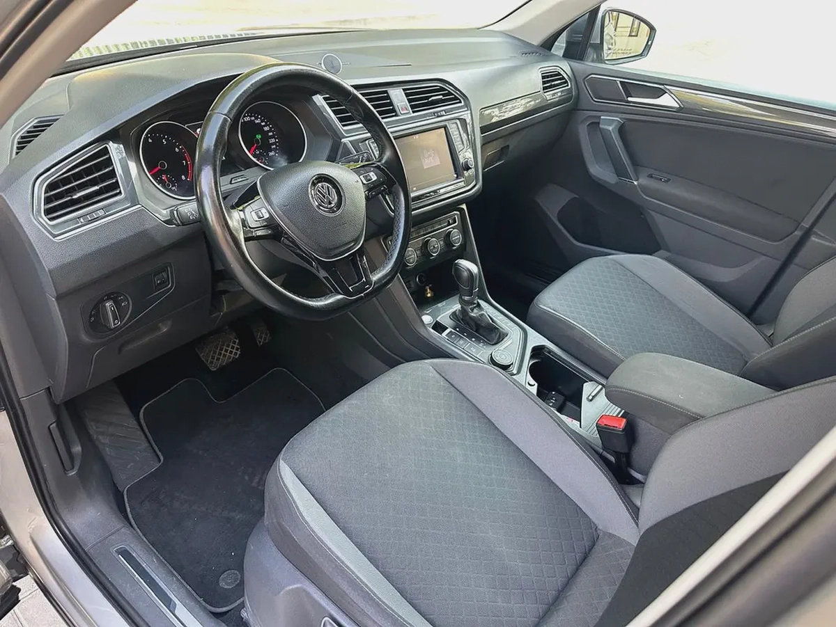 VOLKSWAGEN TIGUAN SE 2.0 TFSI - GCC SPECS - ACCIDENT FREE - FULL SERVICE HISTORY --9-9