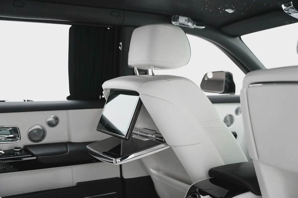 2026 ROLLS-ROYCE PHANTOM EWB WITH WARRANTY AND SERVICE CONTRACT-13-13