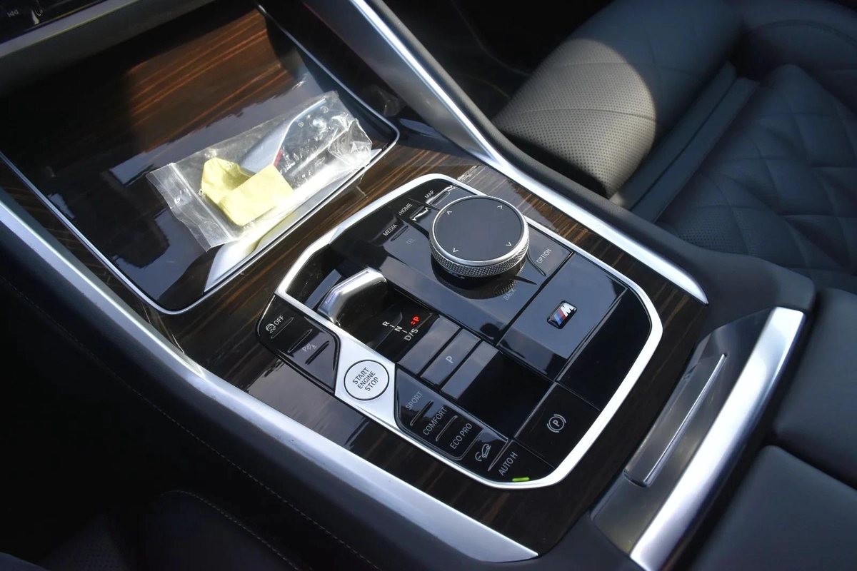 BMW X6 40i XDRIVE 2025 | BLACK-8-8