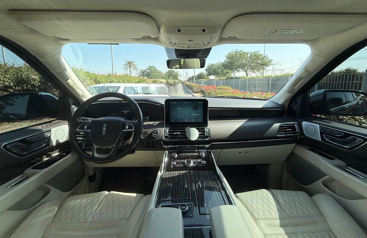 LINCOLN NAVIGATOR PRESIDENTIAL | MODEL: 2021 | WARRANTY VALID TILL 9TH OCTOBER 2026 OR 100,000 KMS |-11-11