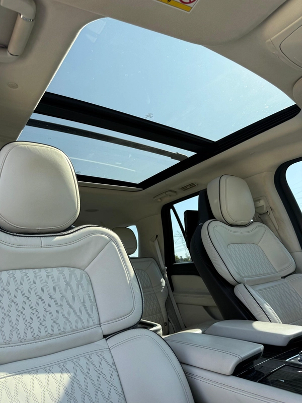 LINCOLN NAVIGATOR PRESIDENTIAL | MODEL: 2021 | WARRANTY VALID TILL 9TH OCTOBER 2026 OR 100,000 KMS |