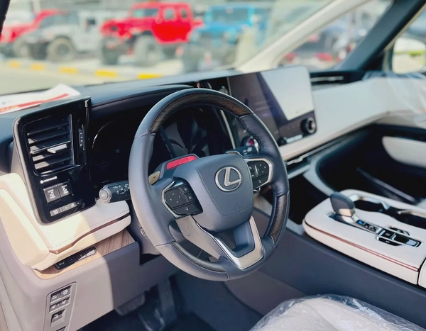 2026 Lexus LM350 – Rare Pearl White Exterior | White Leather Interior | 7-Seater Top Option