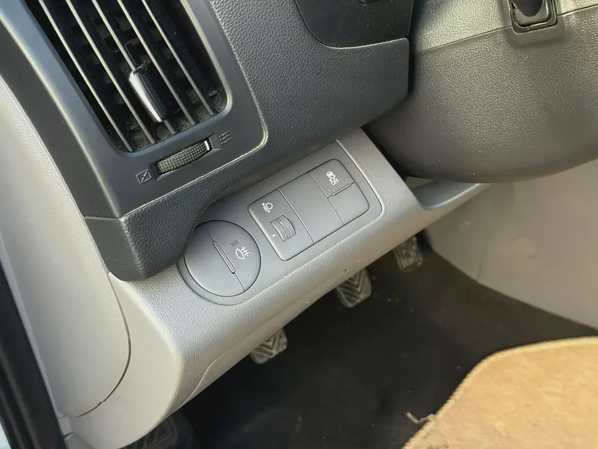 Hyundai H1 - 2021 GCC Specs, Absolutely Accident-Free
Original Paint-13-13