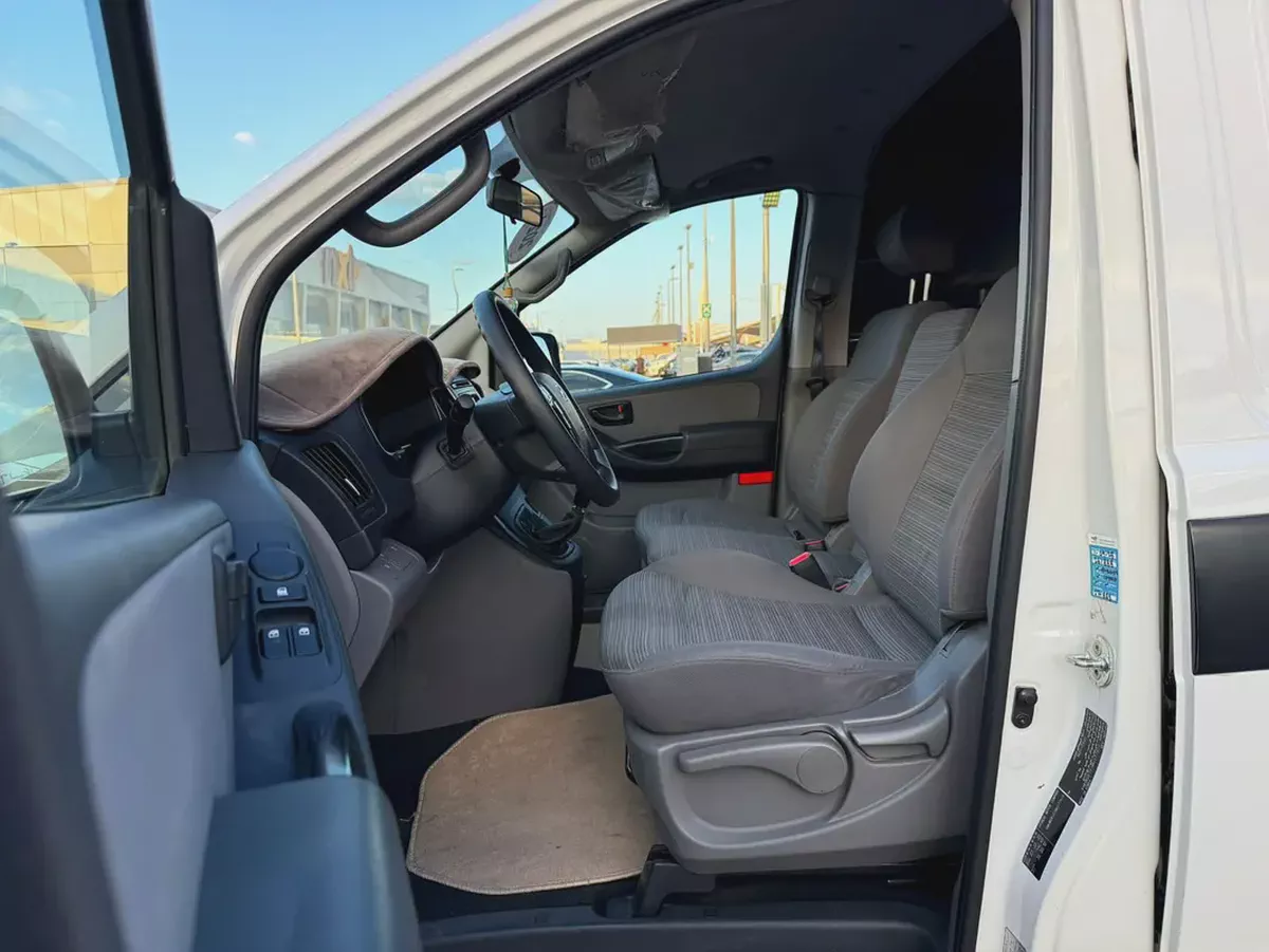 Hyundai H1 - 2021 GCC Specs, Absolutely Accident-Free
Original Paint-6-6
