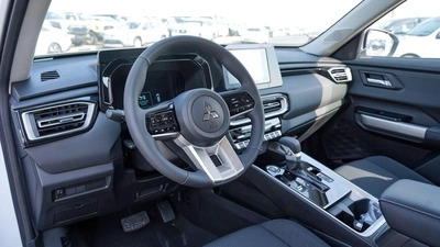 Mitsubishi Destinator Brand New 2026 Mitsubishi Destinator High Line 1.5L 7-Seater SUV GCC – Export Only-3
