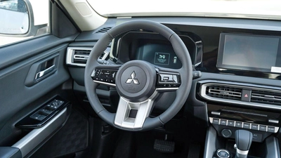 Mitsubishi Destinator Brand New 2026 Mitsubishi Destinator High Line 1.5L 7-Seater SUV GCC – Export Only-4