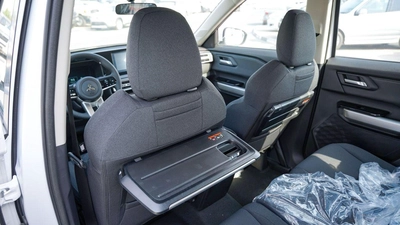 Mitsubishi Destinator Brand New 2026 Mitsubishi Destinator High Line 1.5L 7-Seater SUV GCC – Export Only-11