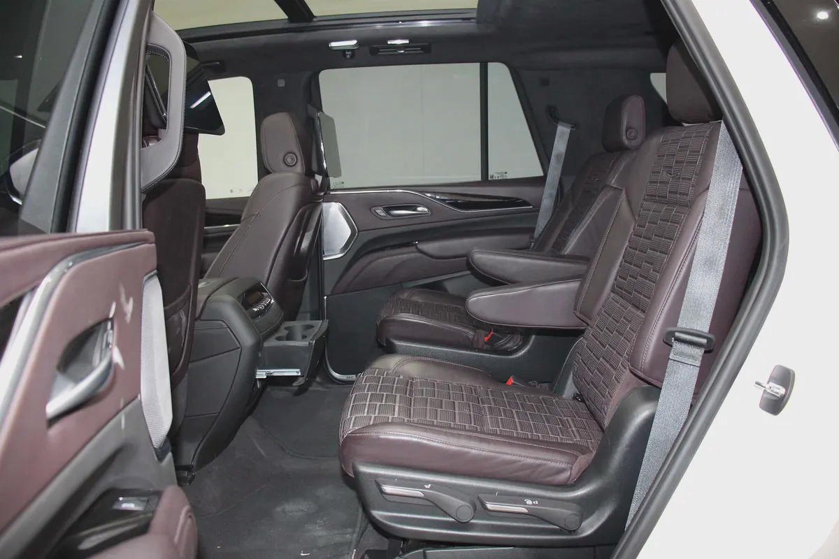 Escalade 6.2L Sport Platinum Bucket Seats-8-8