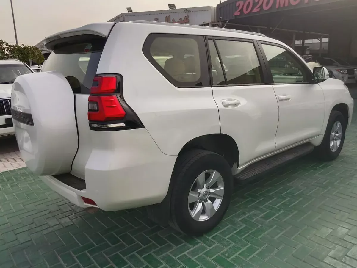 Toyota Prado GXR 2023 GCC Specs - Pristine Condition-3-3