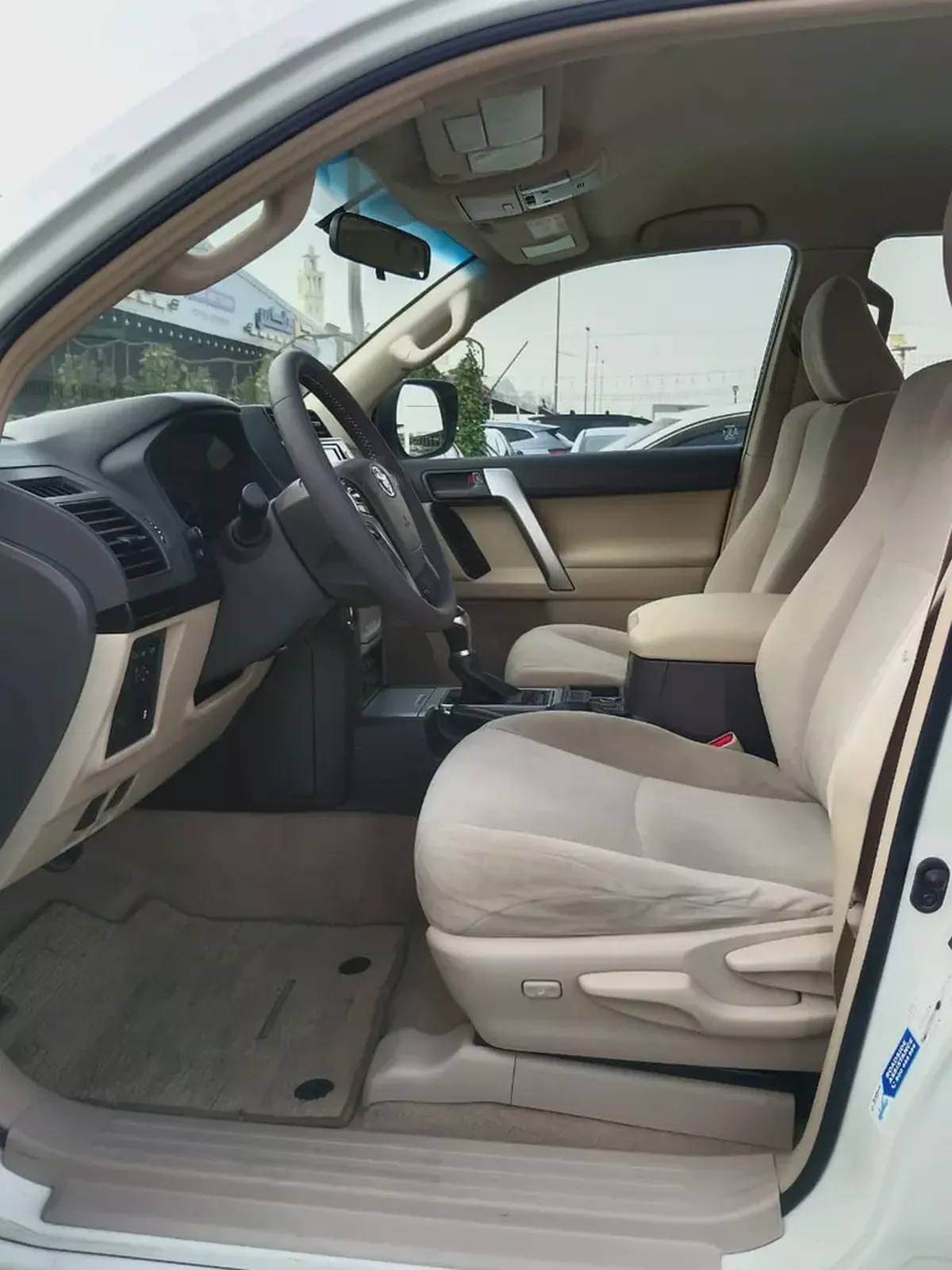Toyota Prado GXR 2023 GCC Specs - Pristine Condition-4-4