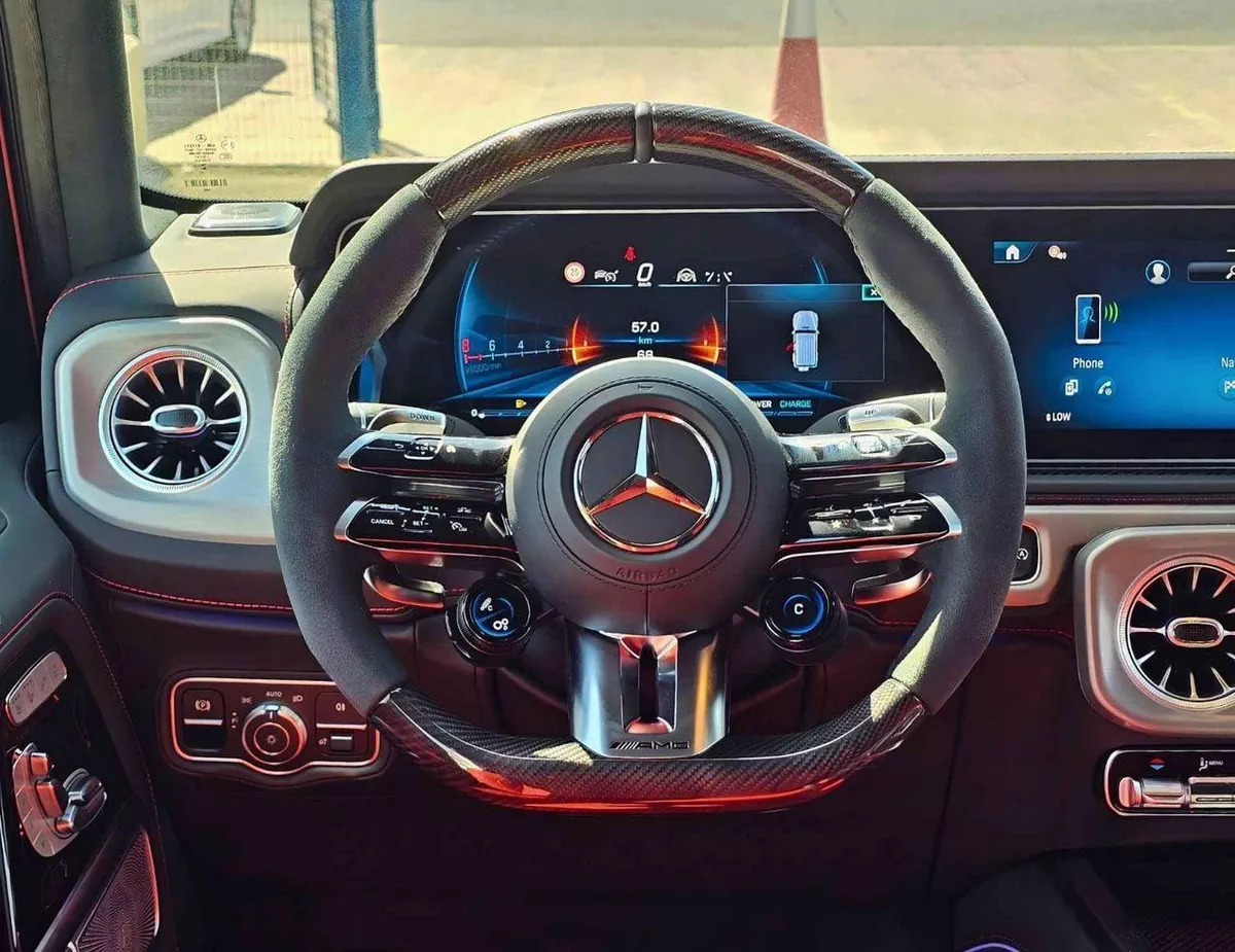 Mercedes Benz G63 AMG STD MERCEDES BENZ G63 AMG BITURBO / 4.0L V8 PETROL/360* CAMERA/SUNROOF WIHT LEATHER SEATS (CODE # G63BT)-15-0