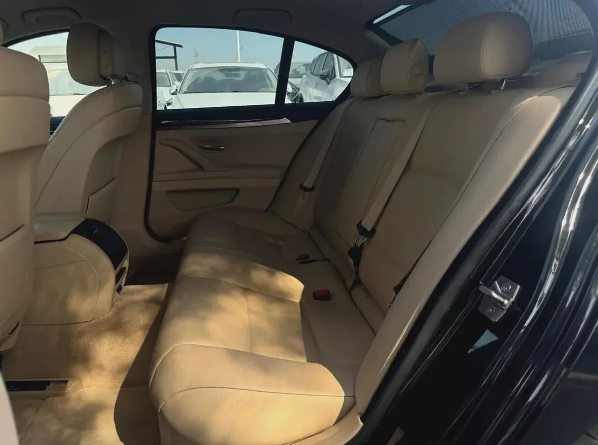 BMW 528i - 2010 - BLACK WITH BEIGE INTERIOR CLEAN CAR FRESH JAPAN IMPORT-10-10