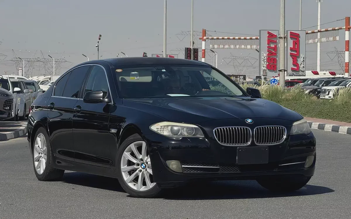 BMW 528i - 2010 - BLACK WITH BEIGE INTERIOR CLEAN CAR FRESH JAPAN IMPORT