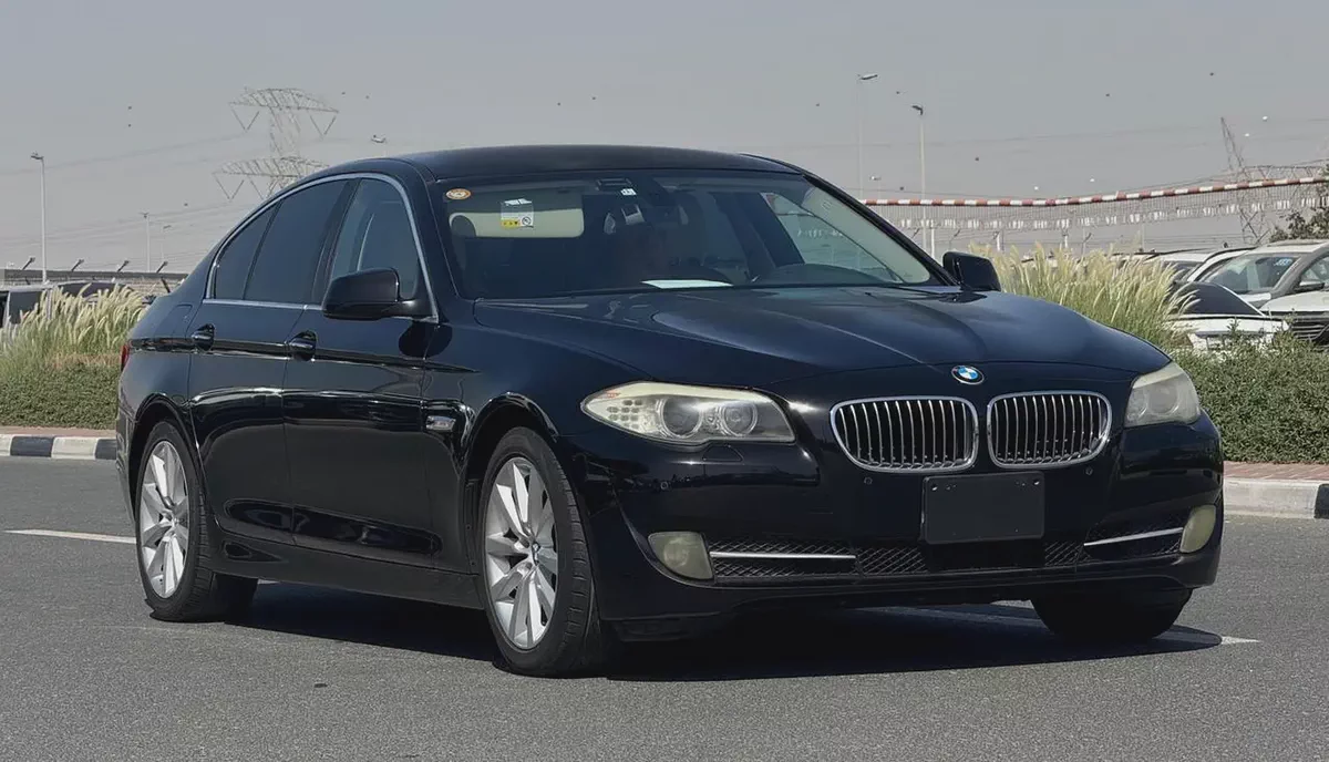 BMW 528i - 2010 - BLACK WITH BEIGE INTERIOR CLEAN CAR FRESH JAPAN IMPORT-3-3