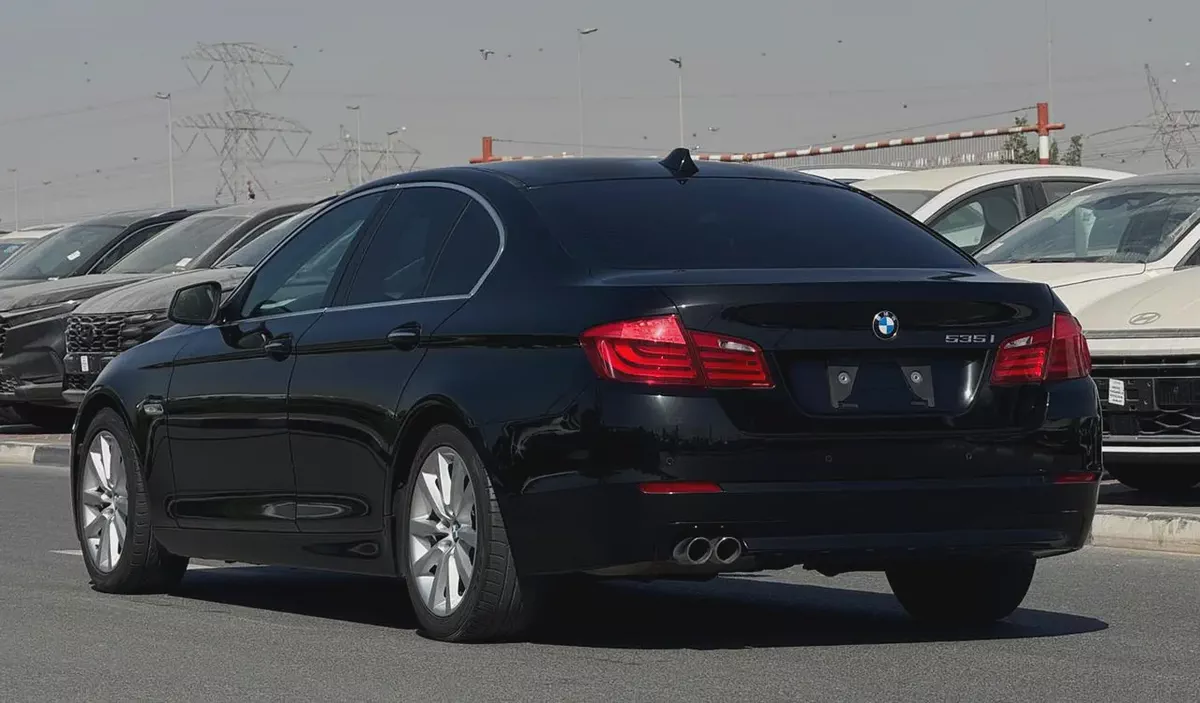 BMW 528i - 2010 - BLACK WITH BEIGE INTERIOR CLEAN CAR FRESH JAPAN IMPORT-4-4