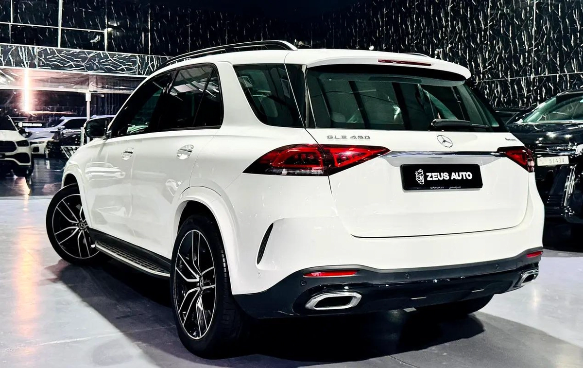 Mercedes-Benz GLE 450 2021 GCC specs for 220,000.00 AED-8-8