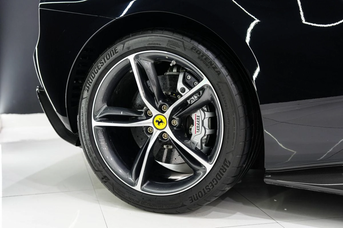 Ferrari 296 GTB-5-5