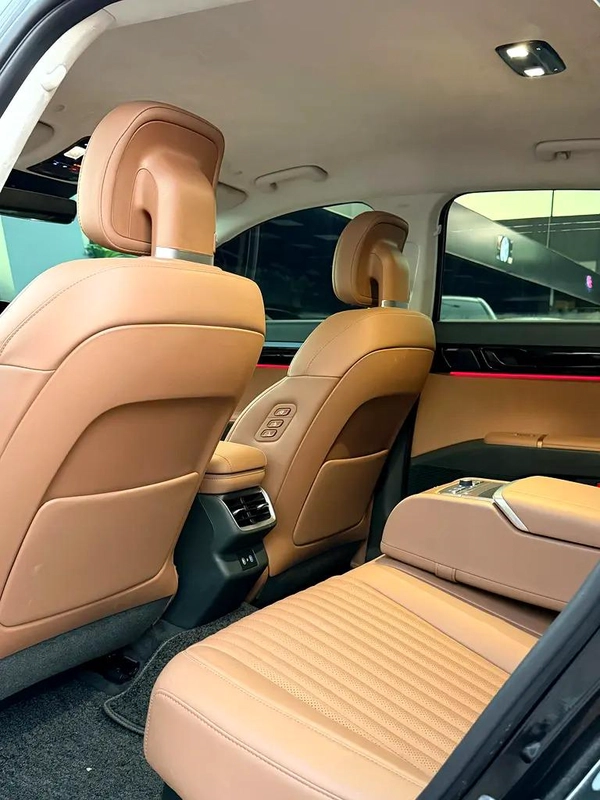 FOR SALE – 2025 Hyundai Azera (Korean Import)