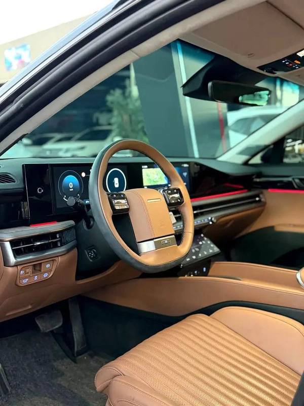 FOR SALE – 2025 Hyundai Azera (Korean Import)