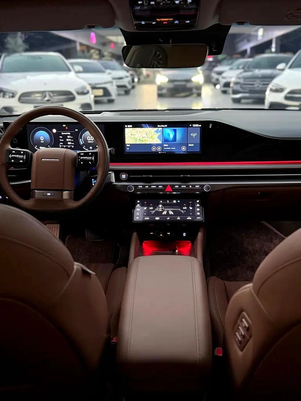 FOR SALE – 2025 Hyundai Azera (Korean Import)