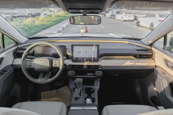 Toyota RAV4 LE | GCC Specs | Hybrid | V4 | FWD | 2026 (EXPORT)
