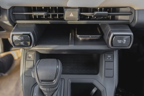Toyota RAV4 LE | GCC Specs | Hybrid | V4 | FWD | 2026 (EXPORT)