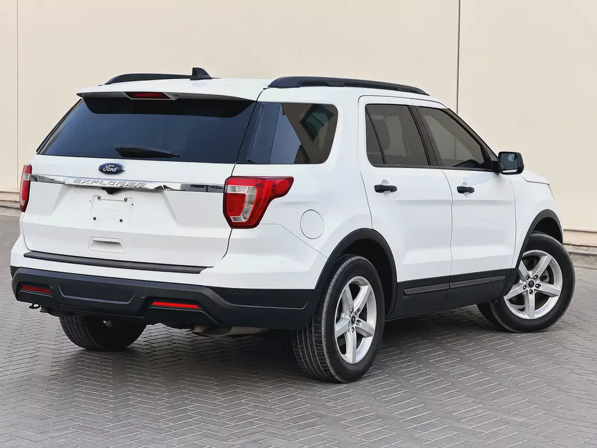 Ford Explorer Base 2018 GCC Specs-4-4