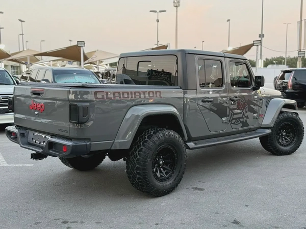 Jeep gladiator sport S fully loaded with amazing condition