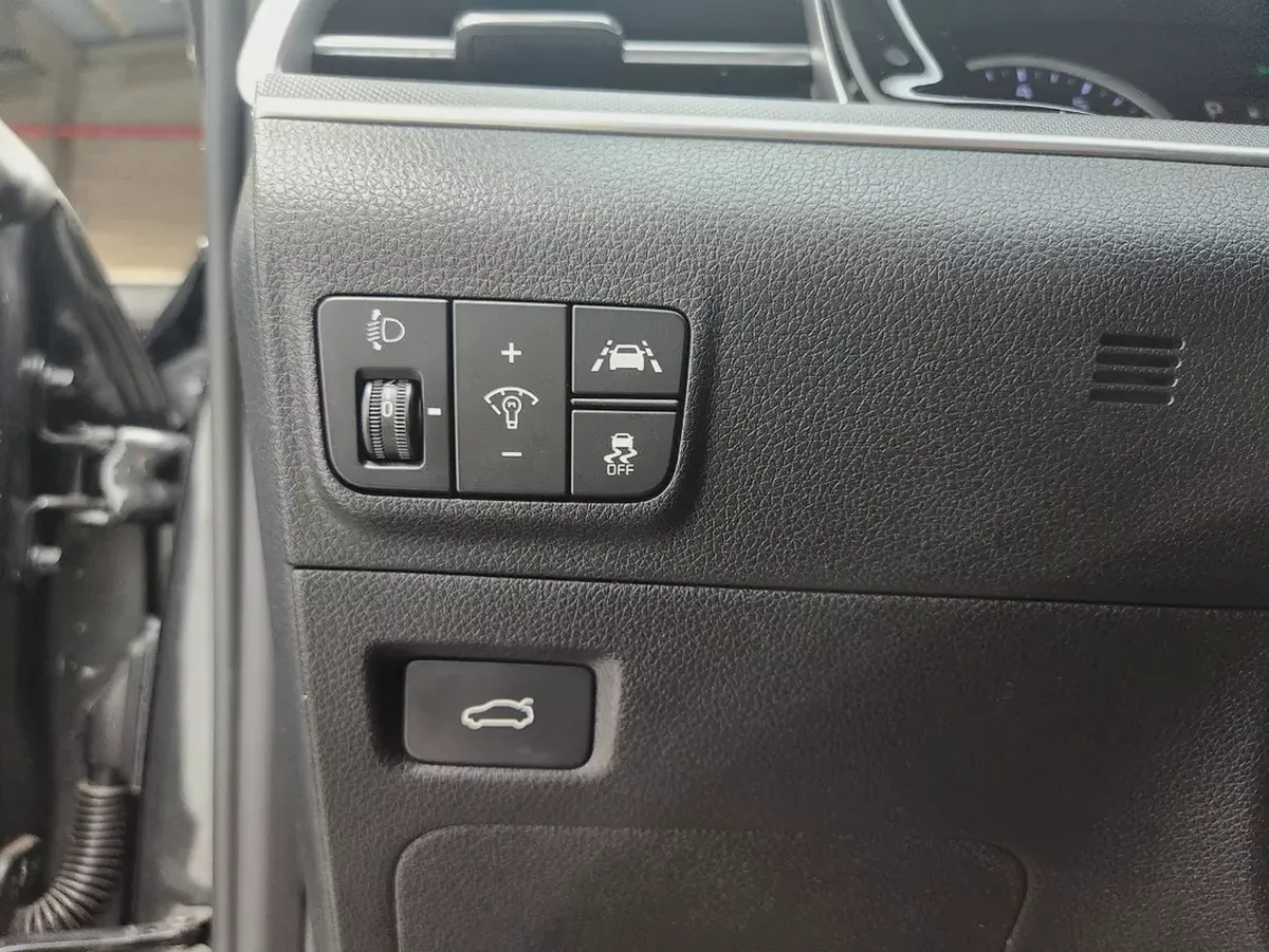 Kia K5 Premium 2020 Korean Specs-17-17