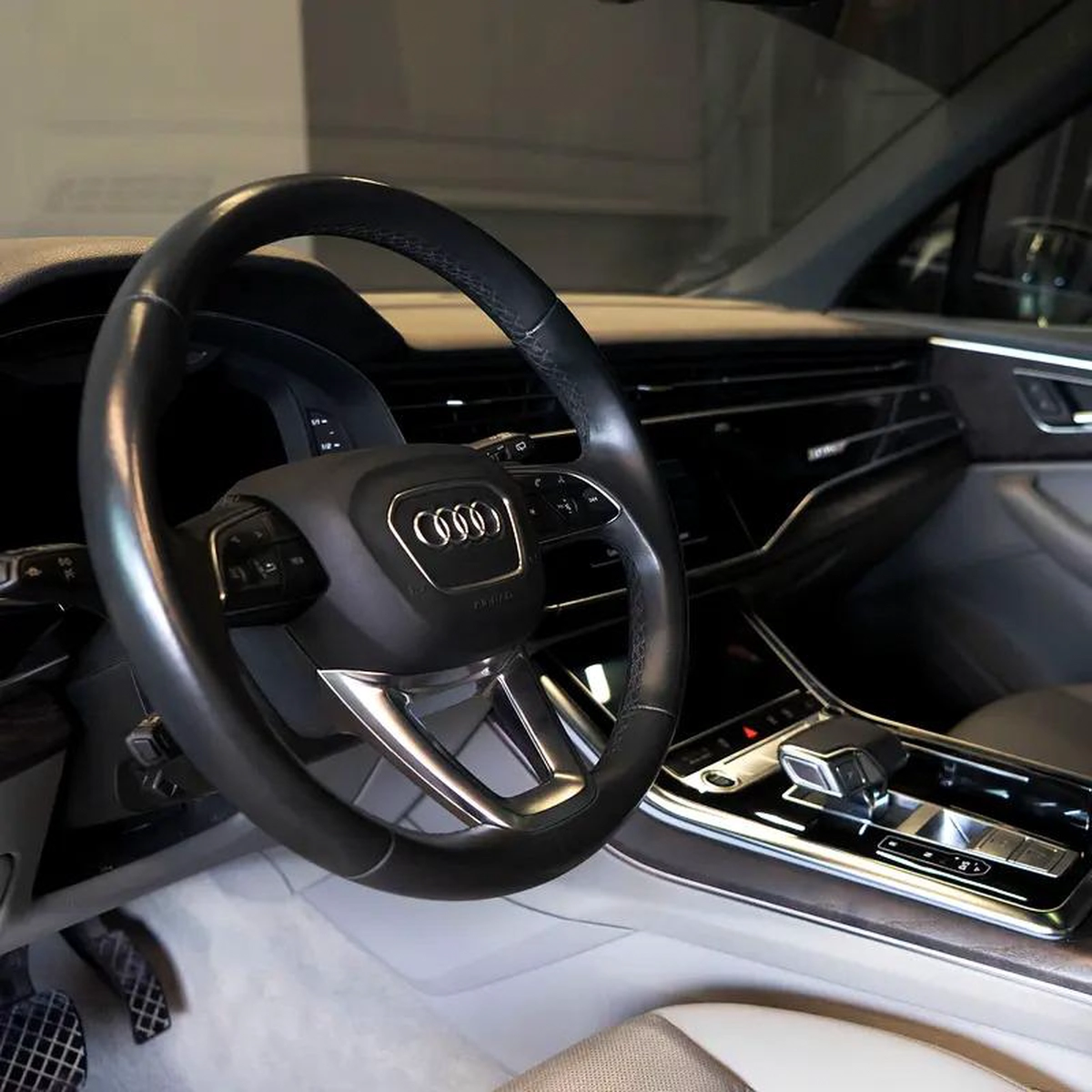 AED 3,065 P.M • 0% Downpayment • Audi Q7 55TFSI S-Line • Agency Warranty-3-3