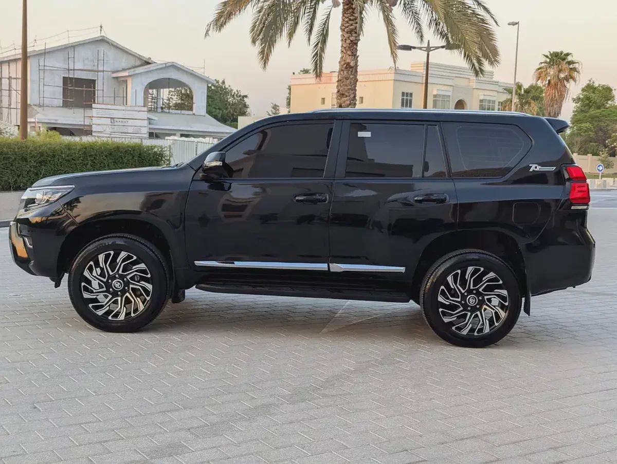 2023 Toyota Land Cruiser Prado TXL | 2.7L V4 | GCC Specs | Excellent Condition | 4WD-3-3