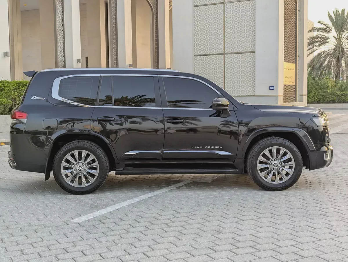 Toyota Land Cruiser GXR 2019 Facelifted 2025 | V6 4.0L | GCC Specs | Full Option | Excellent Conditi-7-7