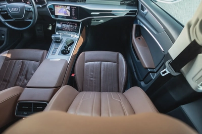 Audi A6-3