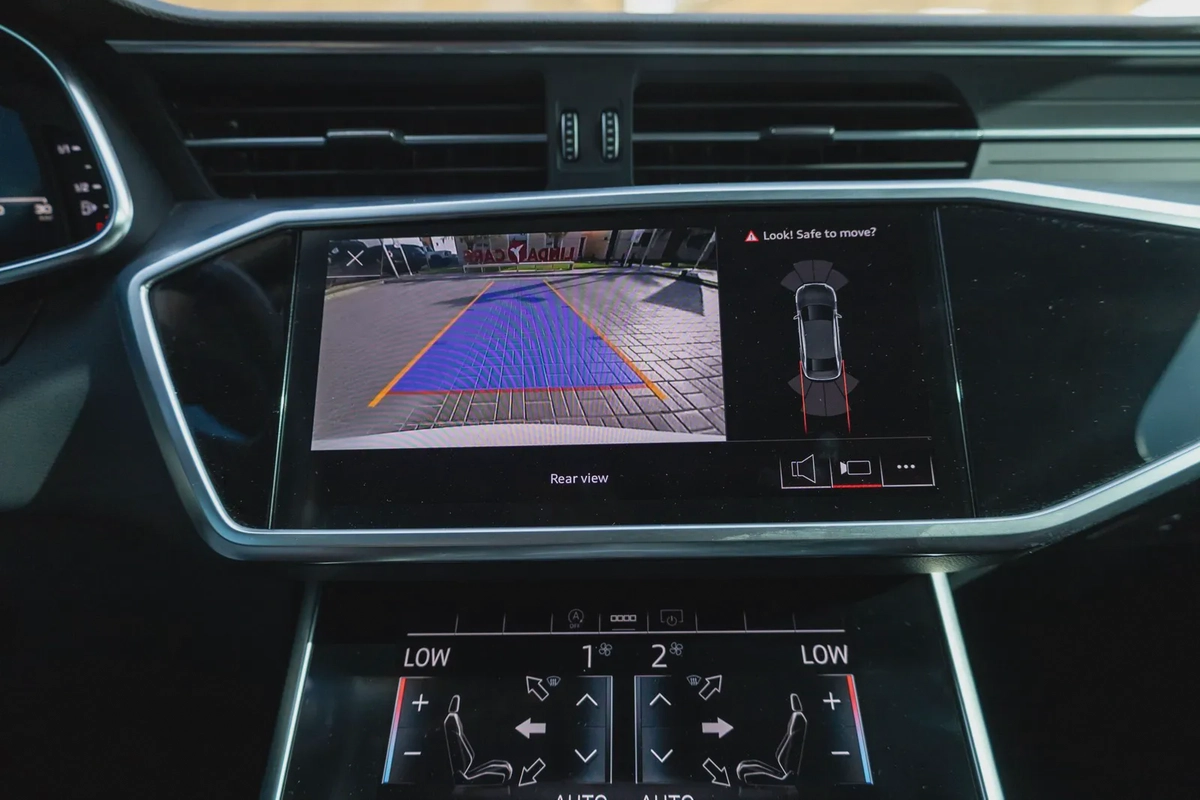 Audi A6-4-4