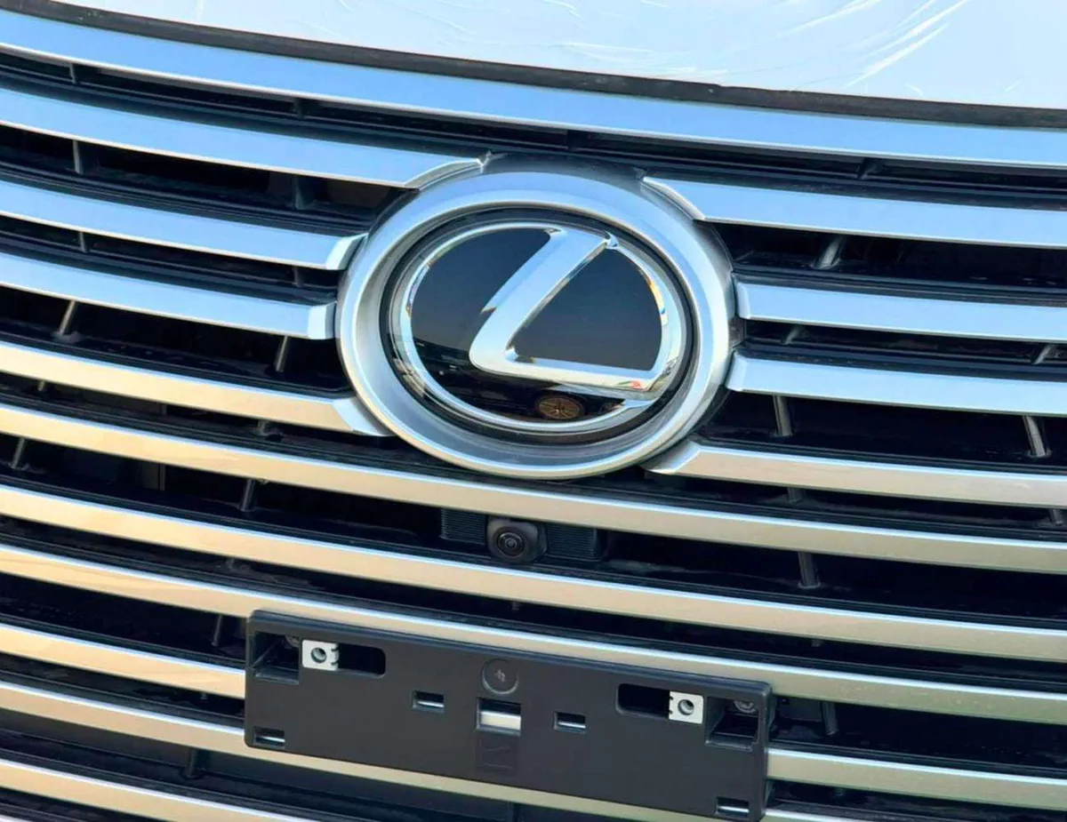 Lexus LX600 VIP 3.5L PETROL || RADAR / 360*CAMERA / LEATHER WITH PWR SEATS / SUNROOF / REAR ENTERTAINMENT SCREEN-7-0