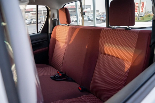 Toyota Hilux DLX Basic