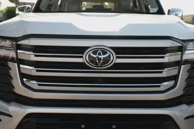 Toyota Land Cruiser VXR 4.0 2026 GCC Specs - Brand New Luxury 4x4-4