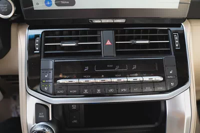 Toyota Land Cruiser VXR 4.0 2026 GCC Specs - Brand New Luxury 4x4-8