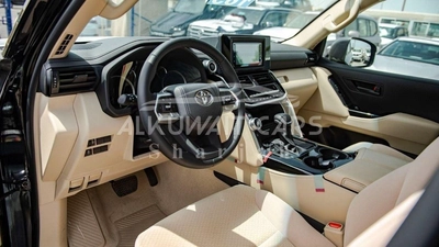 Toyota Land Cruiser TOYOTA LAND CRUISER LC300 GXR 3.3D AT MY2025 – BLACK-17