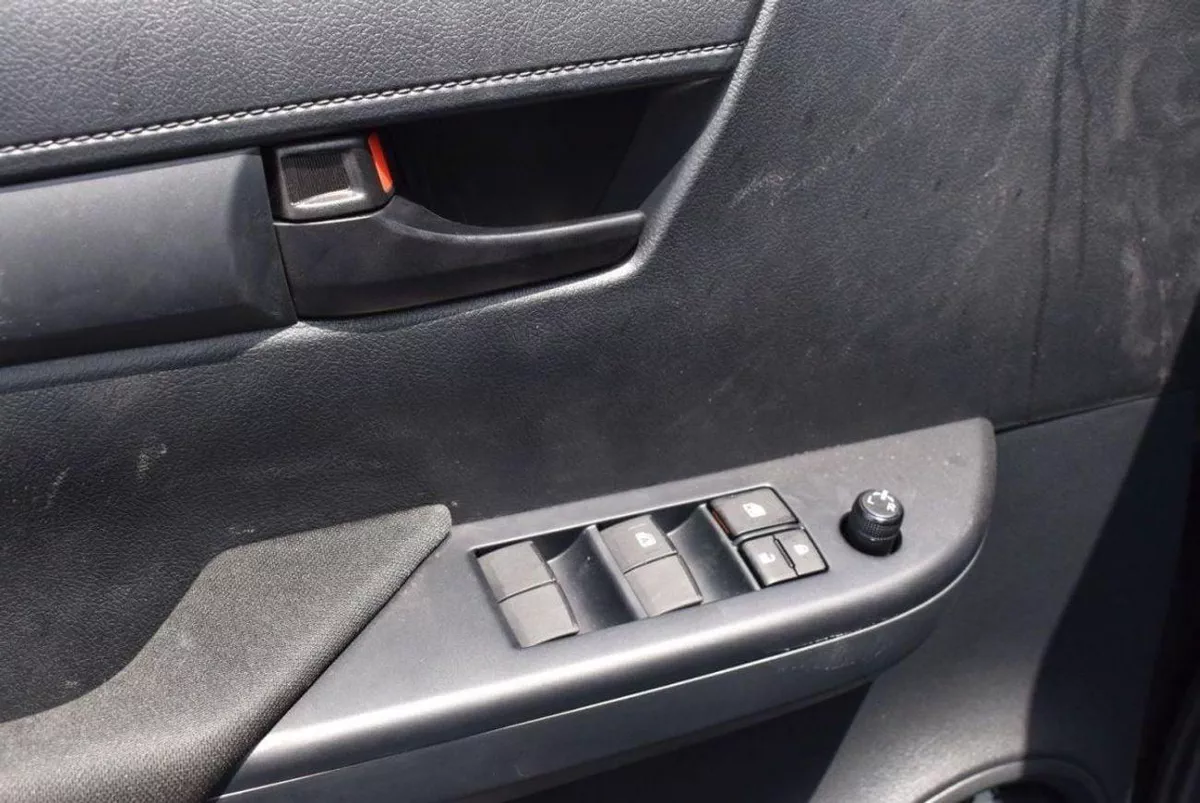 Toyota Hilux SGLX HILUX 2.4L P.WINDO MT DIESEL 2022-10-0