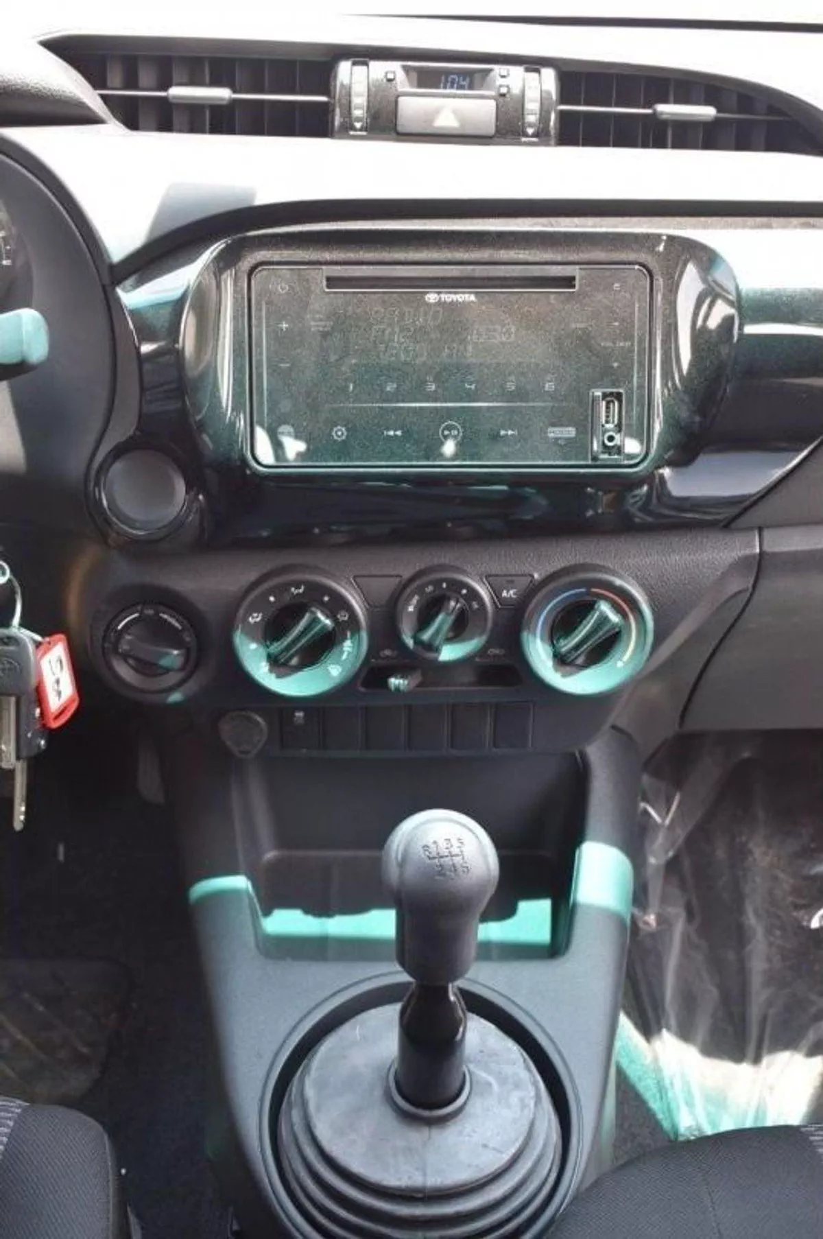 Toyota Hilux SGLX HILUX 2.4L P.WINDO MT DIESEL 2022-7-0