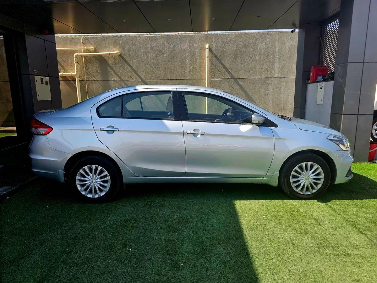 Suzuki Ciaz GL GCC/ 1.5 V4/ NON ACCIDENT/ LOW MILEAGE/  EXCELLENT CONDITION-3-0