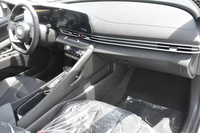 HYUNDAI ELANTRA LUXURY 2025 | WHITE LIKE-6