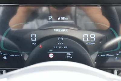 HYUNDAI ELANTRA LUXURY 2025 | WHITE LIKE-2