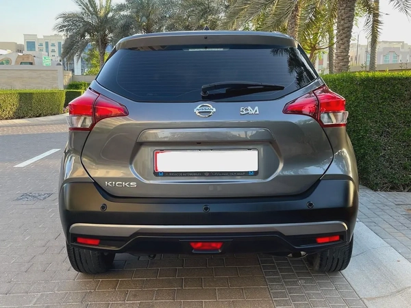 2020 Nissan Kicks SL //Very Low Mileage//Full agency Maintained// No Accident