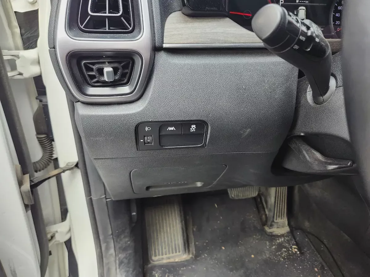 2022 Kia Sorento Trend - Korean Specs - Pristine Condition-12-12
