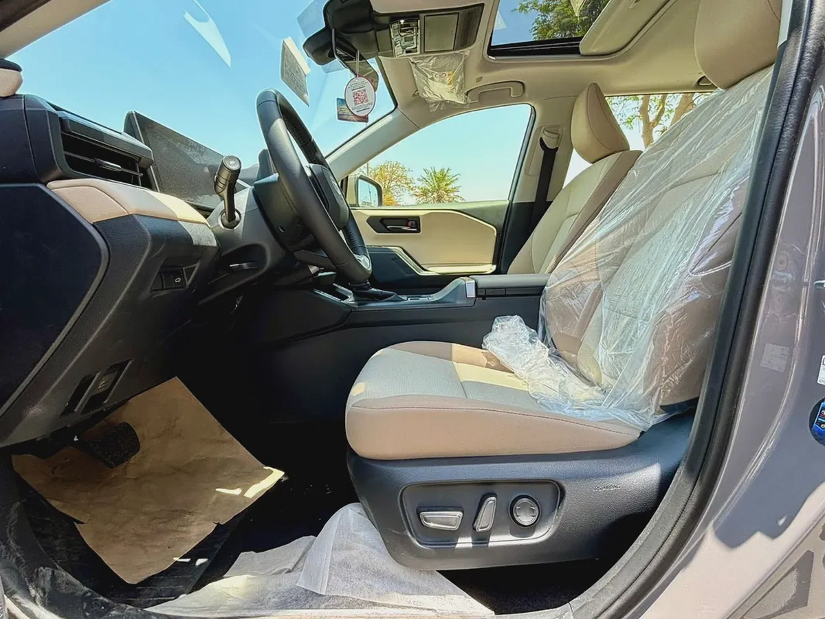 2026 Toyota RAV4 XLE 2.5L HYBRID WITH RADAR GCC Specs-9-9