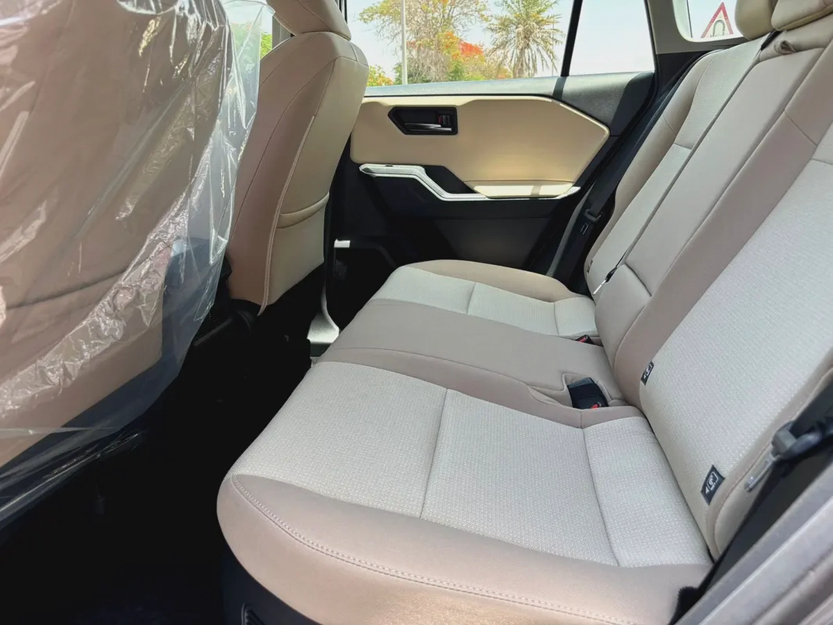 2026 Toyota RAV4 XLE 2.5L HYBRID WITH RADAR GCC Specs-4-4