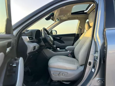 Toyota Highlander  2022 Toyota Highlander Hybrid Full Option Gcc -2.5L V4 - Rear Camera & Sensor - Leather Seat - S-10